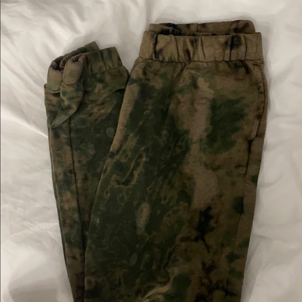 Green bleached joggers